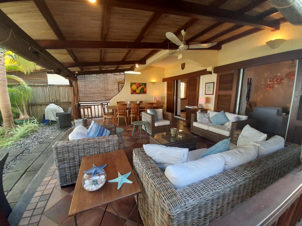 Fantastic Spacious Beachfront Villavacances Grand Baie Exterior foto